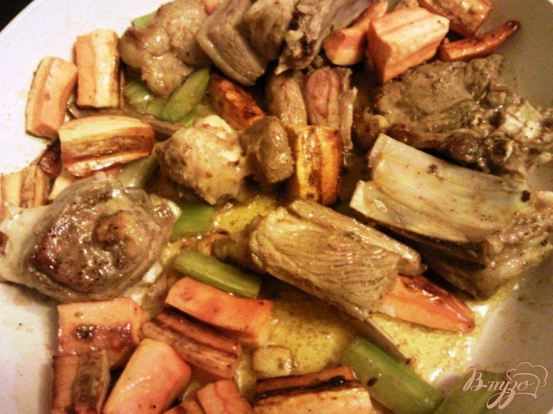 Фото приготовление рецепта: Баранина, тушенная  с сухофруктами и овощами шаг №2