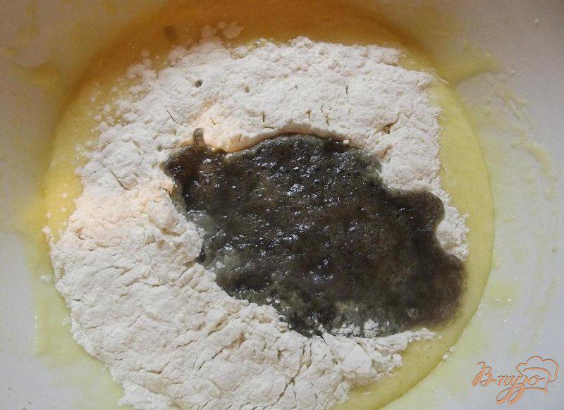 Фото приготовление рецепта: Пирог финиковый с сухофруктами шаг №4