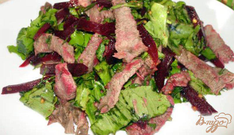 Фото приготовление рецепта: Свекольный салат с говядиной шаг №7