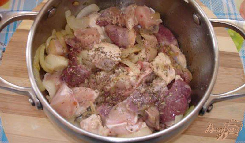 Фото приготовление рецепта: Нежный куриный паштет с черносливом шаг №3