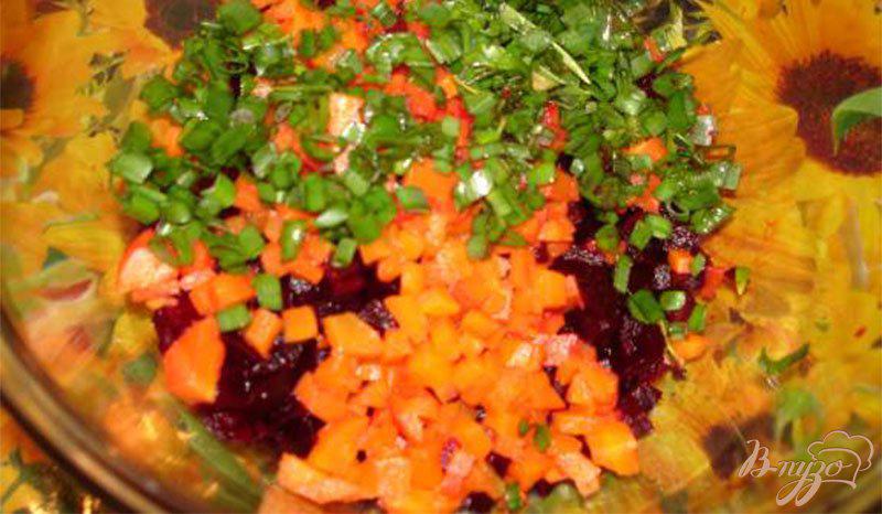 Фото приготовление рецепта: Овощной салатик с селедкой шаг №2