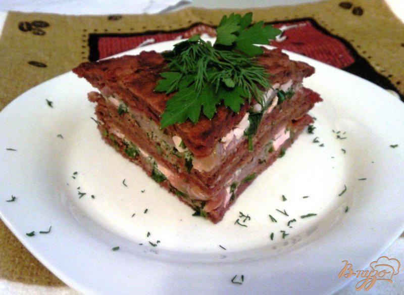 Фото приготовление рецепта: Закусочный торт из свекольных блинчиков шаг №3