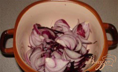 Фото приготовление рецепта: Cырный салат с курицей шаг №3