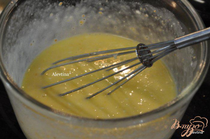Фото приготовление рецепта: Кекс с голубикой и лимонным вкусом шаг №3