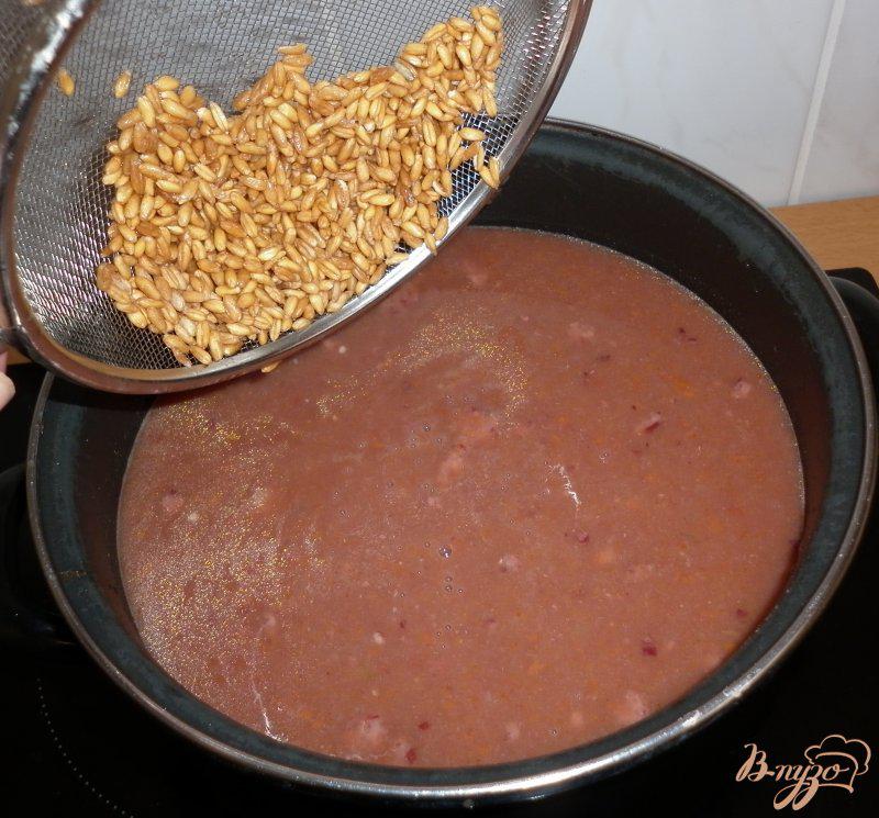 Фото приготовление рецепта: Полбовый суп из города Лукка шаг №4