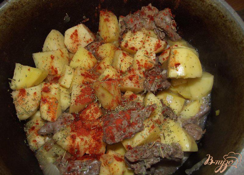 Фото приготовление рецепта: Овощи тушеные с мясом на сале шаг №6