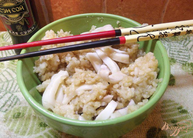 Фото приготовление рецепта: Рис восточный с кальмаром шаг №6