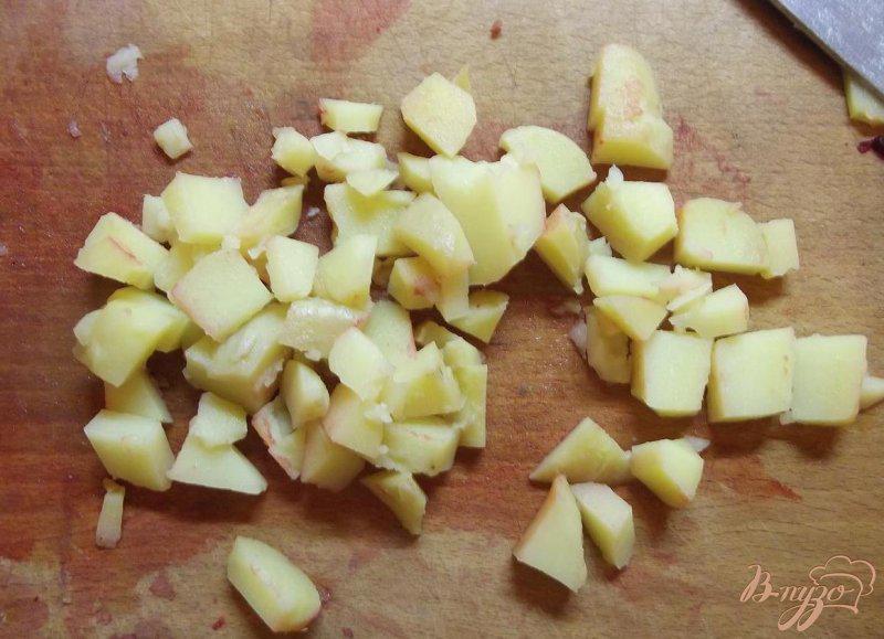 Фото приготовление рецепта: Картофельный салат с гранатом шаг №4