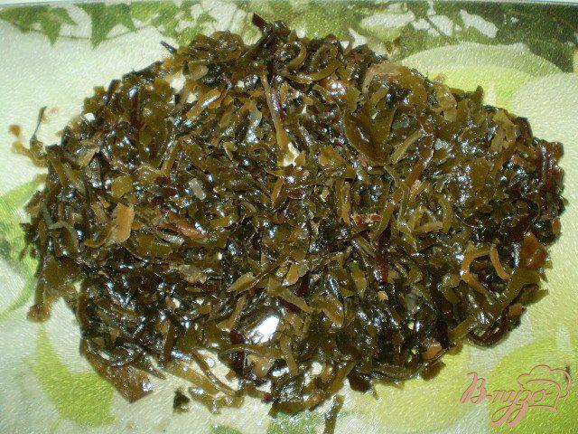 Фото приготовление рецепта: Салат из морских водорослей шаг №5