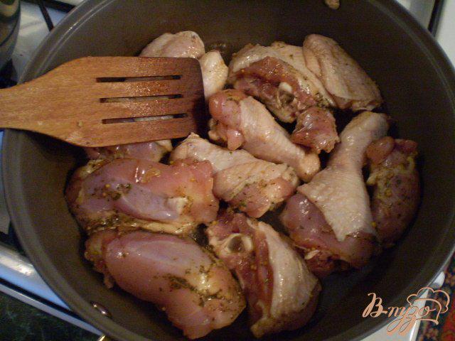 Фото приготовление рецепта: Курица в соевом соусе шаг №4