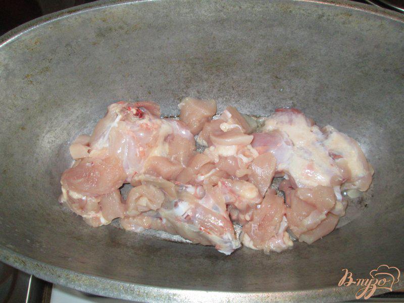 Фото приготовление рецепта: Картошка тушеная с курицей шаг №1