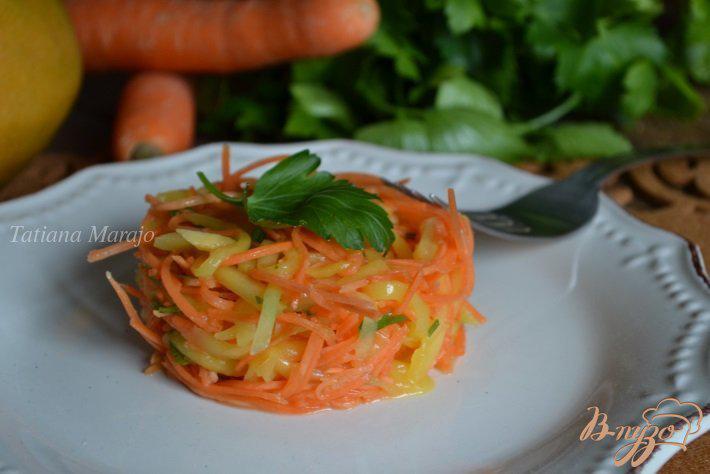 Фото приготовление рецепта: Салат с морковью и манго шаг №5