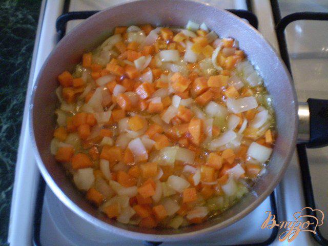 Фото приготовление рецепта: Овсяный суп с фасолью шаг №3