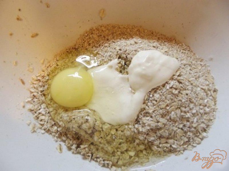 Фото приготовление рецепта: Кексы овсяные с малиной шаг №3