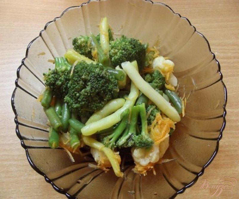Фото приготовление рецепта: Овощной салат под соево-медовый соус шаг №6