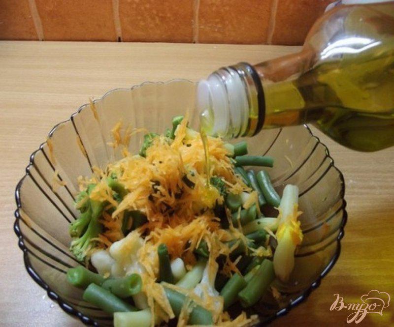 Фото приготовление рецепта: Овощной салат под соево-медовый соус шаг №5
