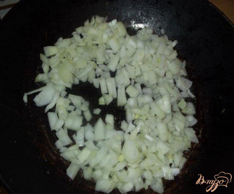 Фото приготовление рецепта: Рис с маринованными грибами шаг №3