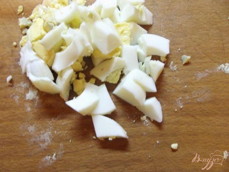 Фото приготовление рецепта: Свекольный салат с яйцом шаг №2