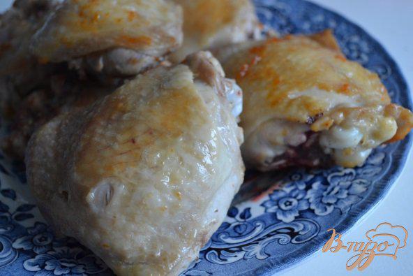Фото приготовление рецепта: Куриные бедрышки с грибами в белом вине шаг №1