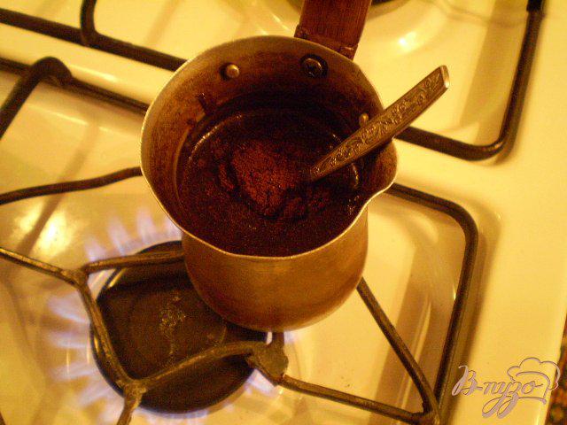 Фото приготовление рецепта: Мороженое со вкусом натурального кофе шаг №2