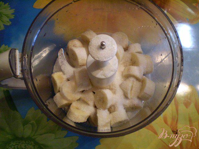 Фото приготовление рецепта: Банановое мороженое с лимоном шаг №2