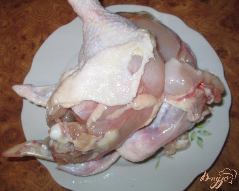 Фото приготовление рецепта: Картошка тушеная с грибами и курицей в горшочке шаг №3