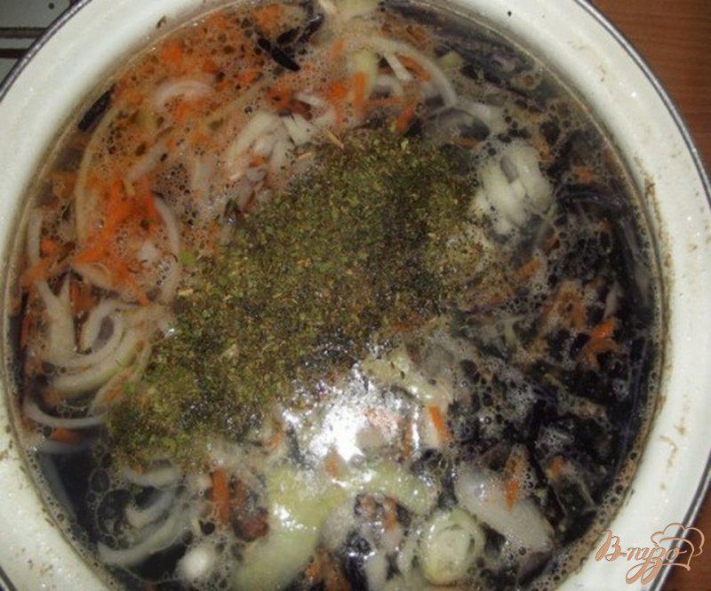 Фото приготовление рецепта: Суп из индюка с капустой шаг №6