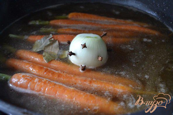 Фото приготовление рецепта: Молодая морковь на гарнир шаг №2