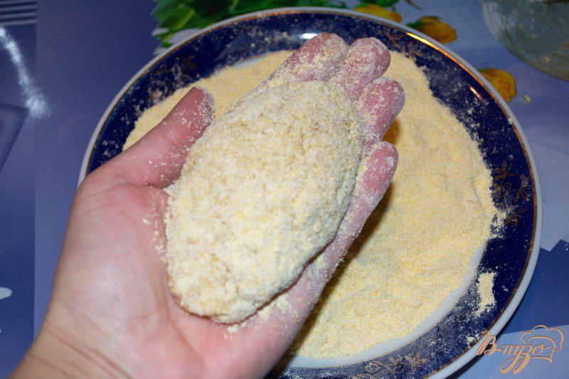 Фото приготовление рецепта: Индюшиные зразы с огурцом и яйцом шаг №6
