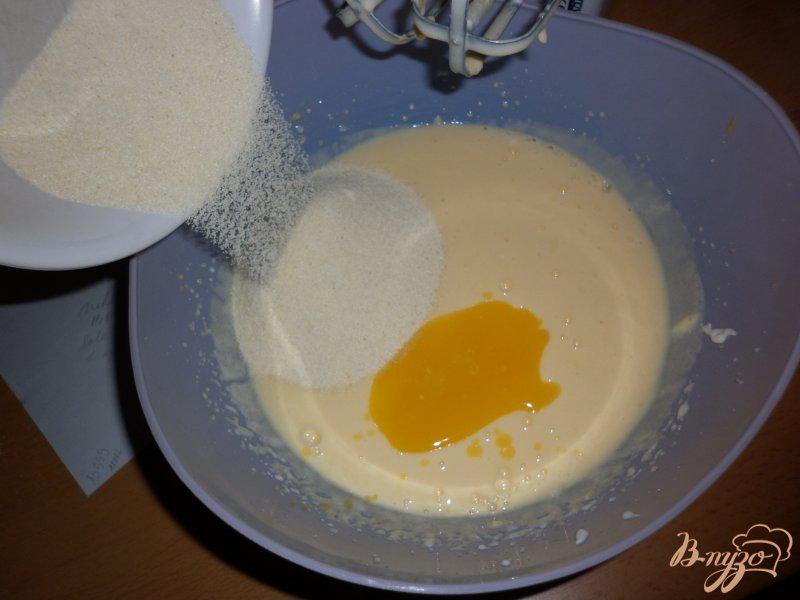 Фото приготовление рецепта: Турецкий йогуртовый пирог шаг №3