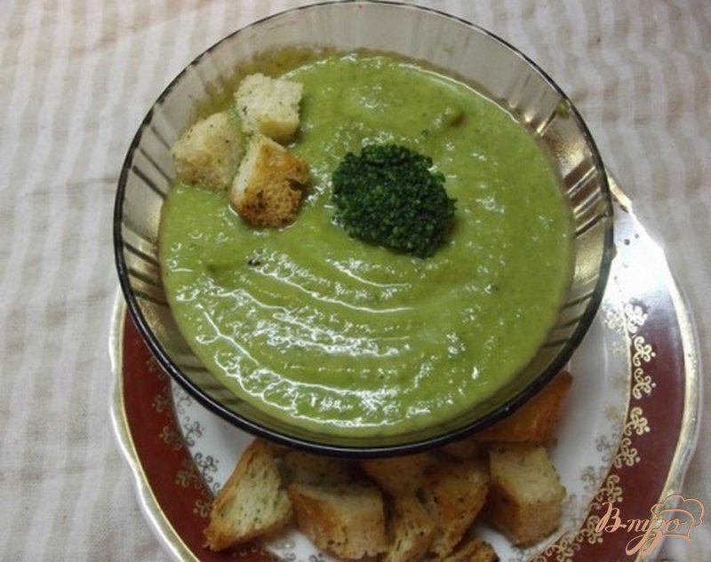 Фото приготовление рецепта: Крем-суп из брокколи с сухариками шаг №10