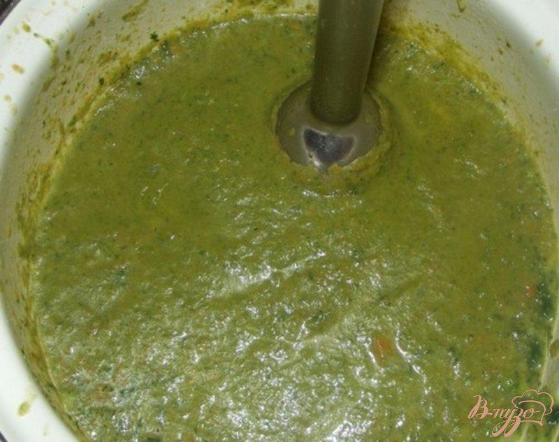 Фото приготовление рецепта: Крем-суп из брокколи с сухариками шаг №9