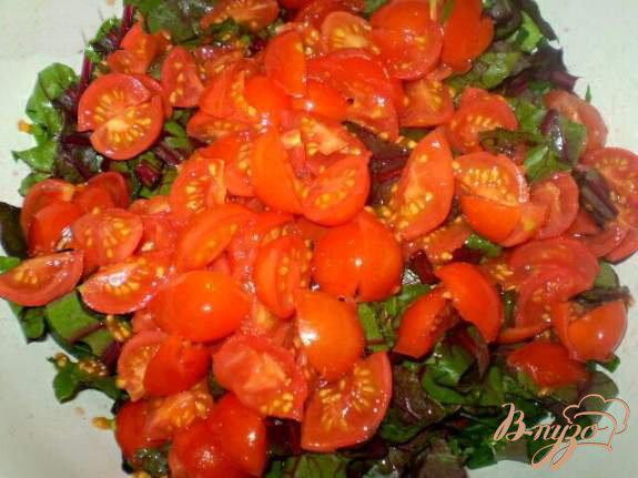 Фото приготовление рецепта: Витаминный салат со свекольной ботвой шаг №3