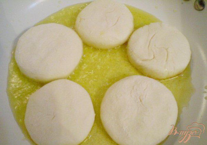Фото приготовление рецепта: Ванильные сырники без яиц шаг №4