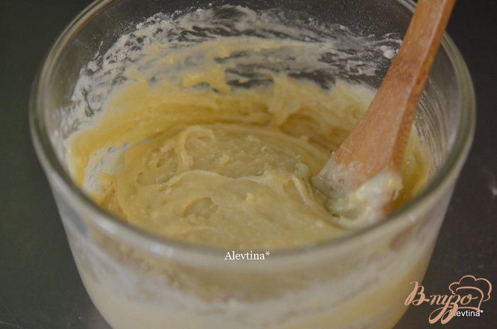 Фото приготовление рецепта: Сладкий  абрикосово-ореховый кекс шаг №2