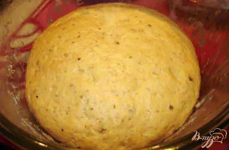 Фото приготовление рецепта: Томатный хлеб шаг №4
