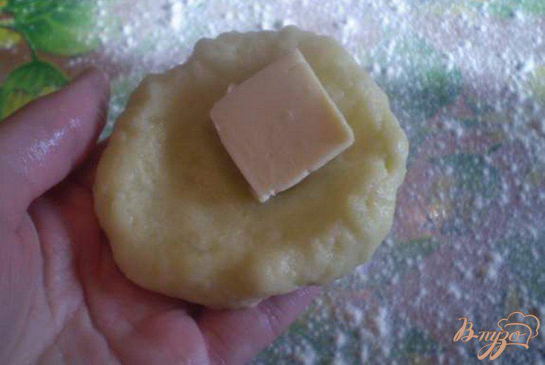 Фото приготовление рецепта: Зразы картофельные с сыром шаг №3
