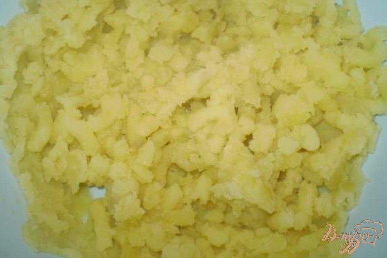 Фото приготовление рецепта: Зразы картофельные с сыром шаг №2