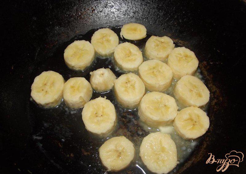Фото приготовление рецепта: Профитроли с банановым кремом шаг №7