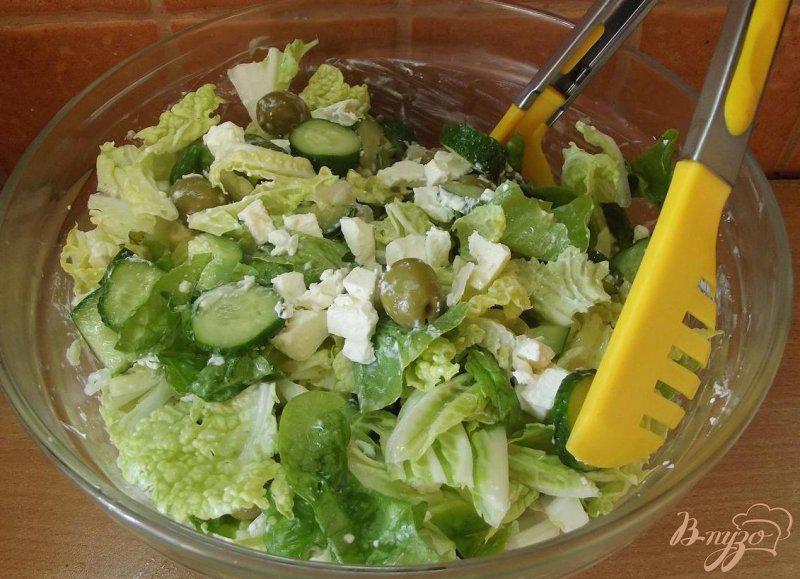 Фото приготовление рецепта: Салат из огурца с фетой «Праздничный» шаг №7