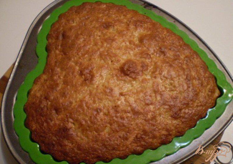 Фото приготовление рецепта: Пирог с тертой айвой шаг №6