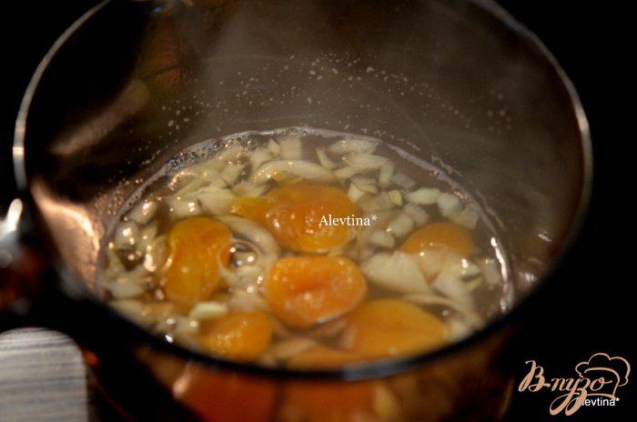 Фото приготовление рецепта: Шашлычки или сувлаки с абрикосами шаг №4