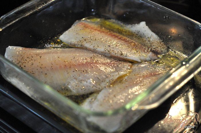 Фото приготовление рецепта: Рыба с оливками, кедровыми орешками,базиликом и вином шаг №1