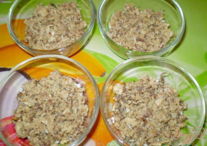 Фото приготовление рецепта: Салат с сардиной и каперсами шаг №3
