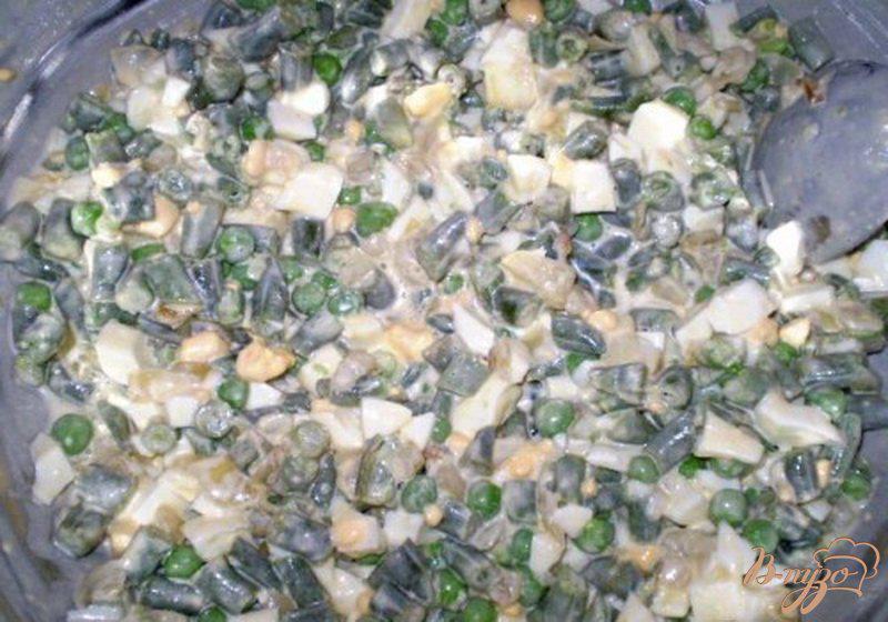 Фото приготовление рецепта: Салат со стручковой фасолью и зеленым горошком шаг №5