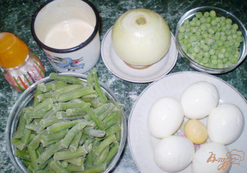 Фото приготовление рецепта: Салат со стручковой фасолью и зеленым горошком шаг №1