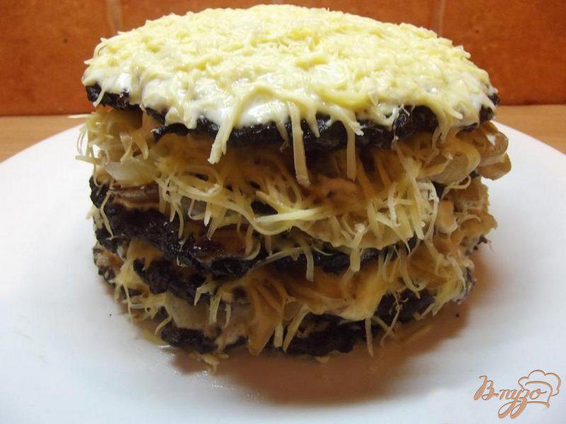 Фото приготовление рецепта: Торт печеночный с сыром шаг №8