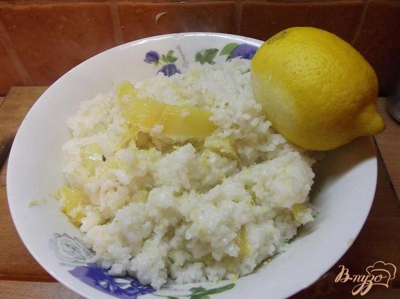 Фото приготовление рецепта: Рис с лимоном и овощами шаг №4