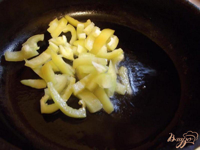 Фото приготовление рецепта: Рис с лимоном и овощами шаг №2