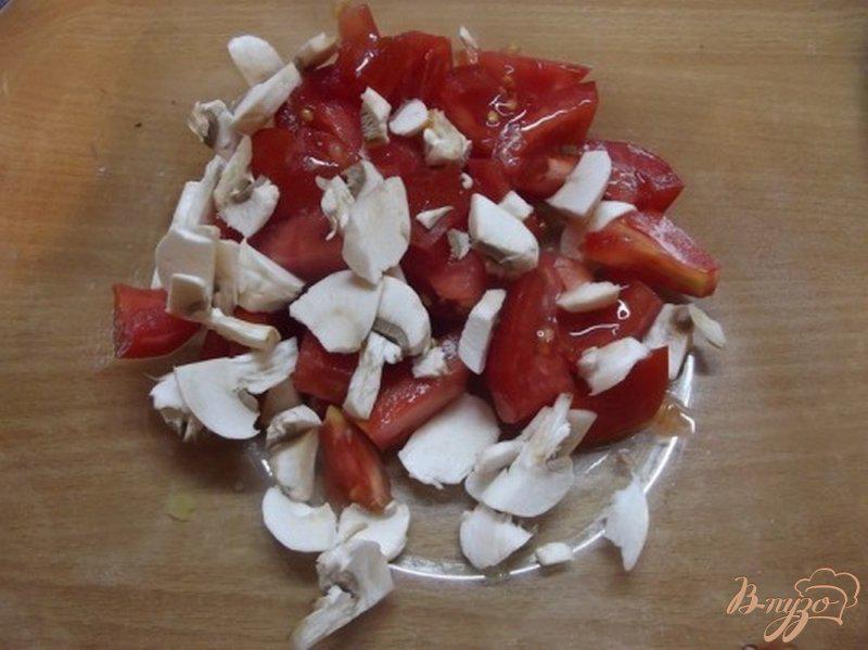 Фото приготовление рецепта: Салат овощной с шампиньонами шаг №2